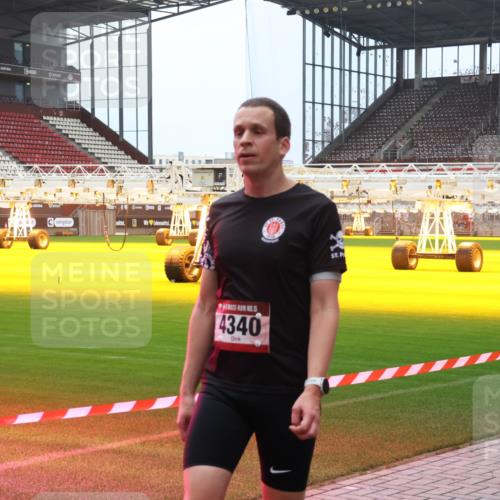 07.12.2025 - St. Pauli X-Mass-Run No. 15 Luisa Fischer http://msf.ph/oto/9388371 07.12.2025 11:52:22 Ziel 15, 4340, 648, 650, 1916, 2025, 2027, 2121, 3445, 3583, 3648, 3650, 3659, 3790, 3794, 3795, 3853, 3865, 3875, 4602, 4610 meine-sportfotos.de