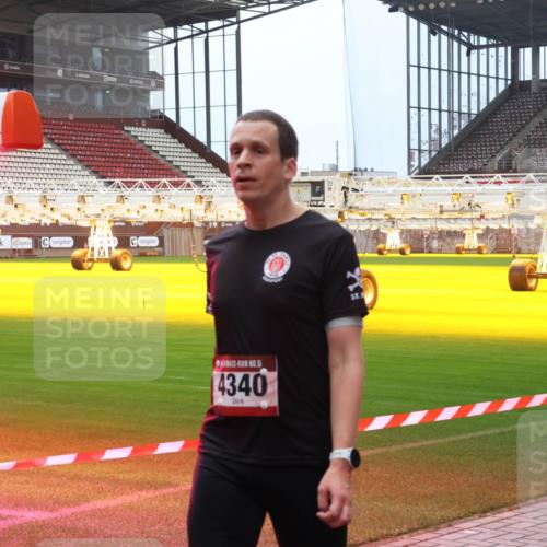 07.12.2025 - St. Pauli X-Mass-Run No. 15 Luisa Fischer http://msf.ph/oto/9388372 07.12.2025 11:52:22 Ziel 5, 4340, 648, 650, 1916, 2025, 2027, 2121, 3445, 3583, 3648, 3650, 3659, 3790, 3794, 3795, 3853, 3865, 3875, 4602, 4610 meine-sportfotos.de