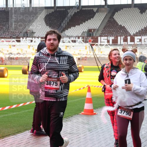 07.12.2025 - St. Pauli X-Mass-Run No. 15 Luisa Fischer http://msf.ph/oto/9388376 07.12.2025 11:52:24 Ziel 15, 3875, 3790, 3853, 627, 648, 650, 1916, 2025, 2027, 2121, 3445, 3583, 3648, 3650, 3659, 3790, 3794, 3795, 3853, 3865, 3875, 4602, 4610 meine-sportfotos.de