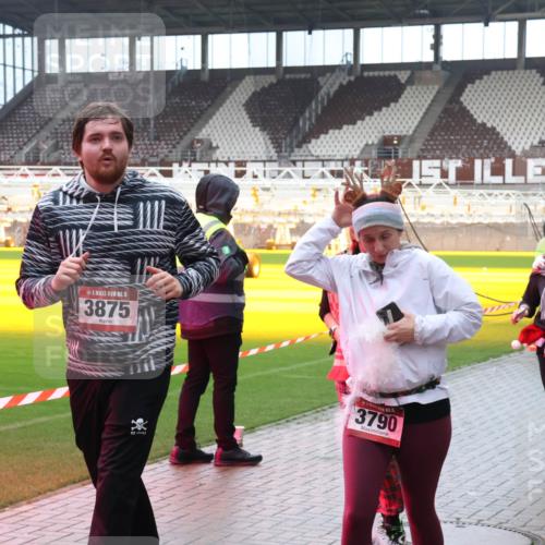 07.12.2025 - St. Pauli X-Mass-Run No. 15 Luisa Fischer http://msf.ph/oto/9388379 07.12.2025 11:52:24 Ziel 15, 3875, 3790, 3855, 627, 648, 650, 1916, 2025, 2027, 2121, 3445, 3583, 3648, 3650, 3659, 3790, 3794, 3795, 3853, 3865, 3875, 4602, 4610 meine-sportfotos.de