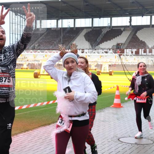 07.12.2025 - St. Pauli X-Mass-Run No. 15 Luisa Fischer http://msf.ph/oto/9388382 07.12.2025 11:52:25 Ziel 3875, 30, 3853, 37, 4602, 627, 644, 648, 650, 1916, 2025, 2027, 2121, 3276, 3280, 3445, 3583, 3648, 3650, 3659, 3790, 3794, 3795, 3853, 3865, 3875, 4602, 4610 meine-sportfotos.de