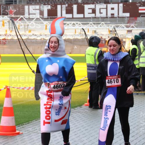 07.12.2025 - St. Pauli X-Mass-Run No. 15 Luisa Fischer http://msf.ph/oto/9388391 07.12.2025 11:52:30 Ziel 4602, 15, 4610, 620, 627, 644, 1916, 2121, 3276, 3280, 3445, 3583, 3648, 3650, 3659, 3790, 3794, 3795, 3853, 3865, 3875, 4602, 4610 meine-sportfotos.de