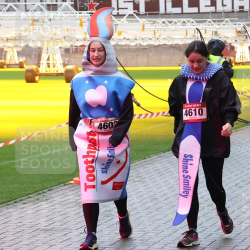 07.12.2025 - St. Pauli X-Mass-Run No. 15 Luisa Fischer http://msf.ph/oto/9388395 07.12.2025 11:52:31 Ziel 0000, 4602, 15, 4610, 620, 627, 644, 1916, 2121, 3276, 3280, 3445, 3583, 3648, 3650, 3659, 3790, 3794, 3795, 3853, 3865, 4602, 4610 meine-sportfotos.de
