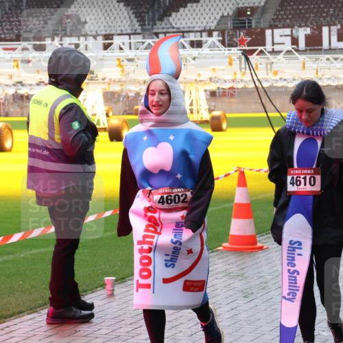 07.12.2025 - St. Pauli X-Mass-Run No. 15 Luisa Fischer http://msf.ph/oto/9388399 07.12.2025 11:52:32 Ziel 15, 4602, 15, 4610, 50, 613, 620, 627, 644, 1916, 2121, 3276, 3280, 3445, 3583, 3648, 3650, 3659, 3790, 3794, 3795, 3853, 3865, 4602, 4610 meine-sportfotos.de
