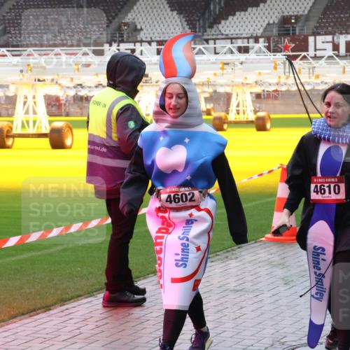 07.12.2025 - St. Pauli X-Mass-Run No. 15 Luisa Fischer http://msf.ph/oto/9388401 07.12.2025 11:52:32 Ziel 15, 4602, 15, 4610, 613, 620, 627, 644, 1916, 2121, 3276, 3280, 3445, 3583, 3648, 3650, 3659, 3790, 3794, 3795, 3853, 3865, 4602, 4610 meine-sportfotos.de
