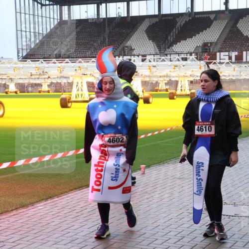 07.12.2025 - St. Pauli X-Mass-Run No. 15 Luisa Fischer http://msf.ph/oto/9388404 07.12.2025 11:52:33 Ziel 4602, 15, 4610, 280, 50, 613, 620, 627, 644, 1916, 2121, 3276, 3280, 3445, 3583, 3648, 3650, 3659, 3790, 3794, 3795, 3853, 3865, 4602, 4610 meine-sportfotos.de