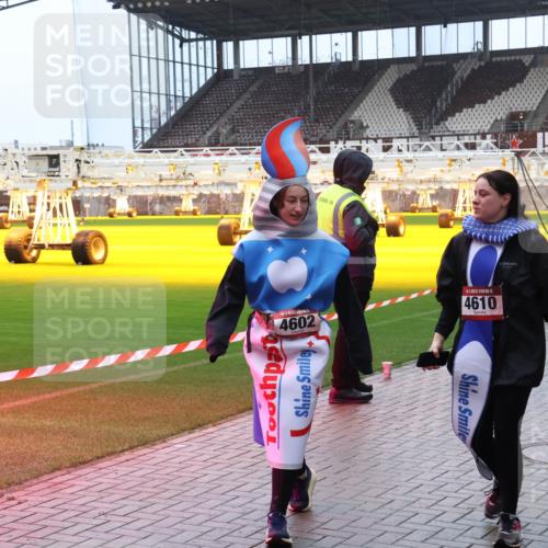 07.12.2025 - St. Pauli X-Mass-Run No. 15 Luisa Fischer http://msf.ph/oto/9388405 07.12.2025 11:52:33 Ziel 4602, 4610, 3280, 613, 620, 627, 644, 1916, 2121, 3276, 3280, 3445, 3583, 3648, 3650, 3659, 3790, 3794, 3795, 3853, 3865, 4602, 4610 meine-sportfotos.de