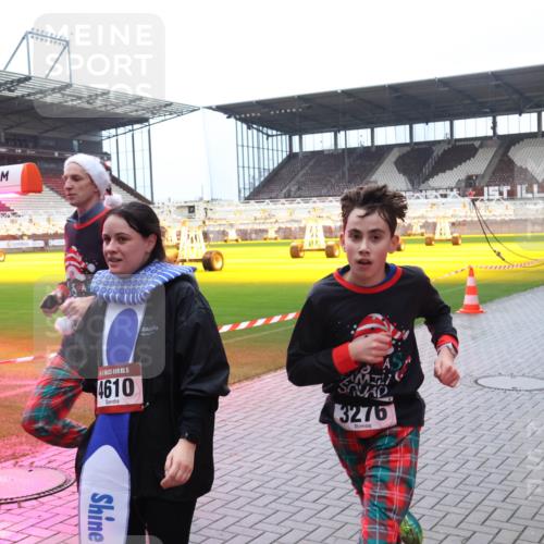07.12.2025 - St. Pauli X-Mass-Run No. 15 Luisa Fischer http://msf.ph/oto/9388414 07.12.2025 11:52:35 Ziel 5, 15, 4610, 3276, 613, 618, 620, 627, 644, 1916, 2121, 3276, 3280, 3445, 3583, 3648, 3650, 3659, 3790, 3794, 3795, 3853, 3865, 3886 meine-sportfotos.de