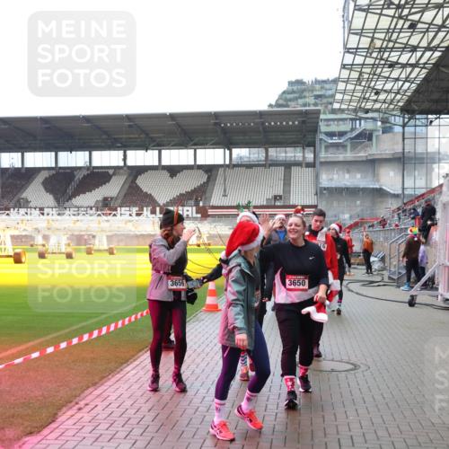 07.12.2025 - St. Pauli X-Mass-Run No. 15 Luisa Fischer http://msf.ph/oto/9388457 07.12.2025 11:53:07 Ziel 6, 3659, 3650, 613, 618, 620, 627, 644, 982, 1467, 1592, 2862, 3276, 3280, 3886, 4612 meine-sportfotos.de