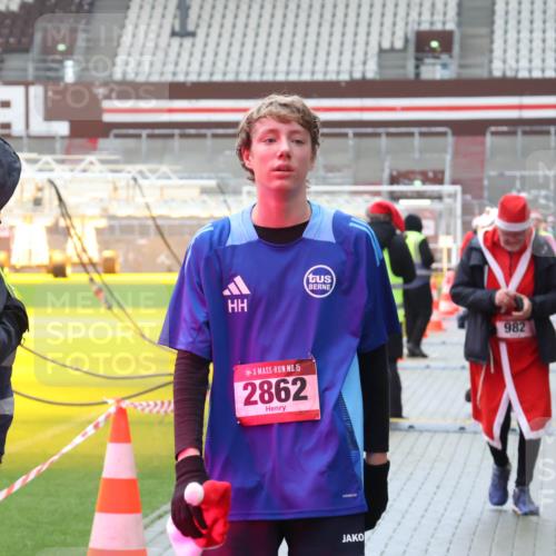 07.12.2025 - St. Pauli X-Mass-Run No. 15 Luisa Fischer http://msf.ph/oto/9388483 07.12.2025 11:53:17 Ziel 15, 2862, 982, 104, 613, 618, 620, 982, 1238, 1239, 1467, 1592, 1803, 2685, 2735, 2862, 2966, 3006, 3355, 3356, 3749, 3750, 3886, 4612 meine-sportfotos.de