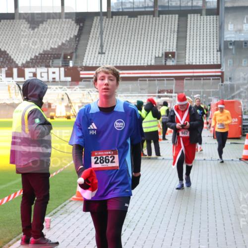 07.12.2025 - St. Pauli X-Mass-Run No. 15 Luisa Fischer http://msf.ph/oto/9388487 07.12.2025 11:53:18 Ziel 15, 2862, 1592, 982, 104, 613, 618, 620, 982, 1238, 1239, 1289, 1290, 1467, 1592, 1803, 2685, 2735, 2862, 2966, 3006, 3355, 3356, 3749, 3750, 3886, 4612 meine-sportfotos.de