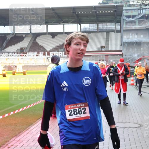 07.12.2025 - St. Pauli X-Mass-Run No. 15 Luisa Fischer http://msf.ph/oto/9388499 07.12.2025 11:53:21 Ziel 982, 1992, 3886, 15, 2862, 2, 104, 524, 618, 982, 1238, 1239, 1289, 1290, 1467, 1592, 1803, 2685, 2735, 2862, 2966, 3006, 3355, 3356, 3749, 3750, 3886, 4612 meine-sportfotos.de
