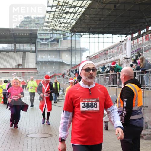 07.12.2025 - St. Pauli X-Mass-Run No. 15 Luisa Fischer http://msf.ph/oto/9388501 07.12.2025 11:53:24 Ziel 2, 1467, 982, 15, 3886, 292, 9, 104, 524, 982, 1238, 1239, 1289, 1290, 1467, 1592, 1803, 2685, 2735, 2862, 2966, 3006, 3355, 3356, 3749, 3750, 4248, 4612 meine-sportfotos.de