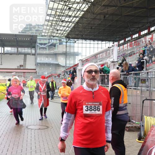 07.12.2025 - St. Pauli X-Mass-Run No. 15 Luisa Fischer http://msf.ph/oto/9388502 07.12.2025 11:53:24 Ziel 1467, 104, 982, 1592, 15, 3886, 9, 104, 524, 982, 1238, 1239, 1289, 1290, 1467, 1592, 1803, 2685, 2735, 2862, 2966, 3006, 3355, 3356, 3749, 3750, 4248, 4612 meine-sportfotos.de