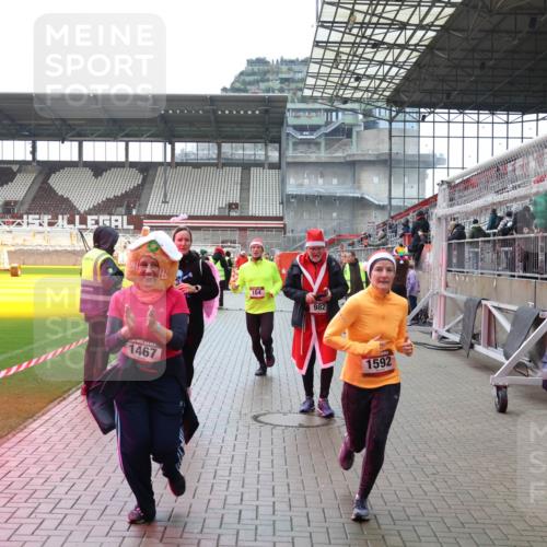 07.12.2025 - St. Pauli X-Mass-Run No. 15 Luisa Fischer http://msf.ph/oto/9388505 07.12.2025 11:53:26 Ziel 1467, 104, 982, 1592, 104, 524, 982, 1238, 1239, 1289, 1290, 1467, 1592, 1803, 2685, 2735, 2862, 2966, 3006, 3355, 3356, 3749, 3750, 4248, 4612 meine-sportfotos.de