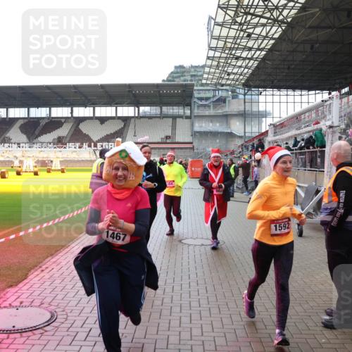 07.12.2025 - St. Pauli X-Mass-Run No. 15 Luisa Fischer http://msf.ph/oto/9388508 07.12.2025 11:53:26 Ziel 1467, 104, 982, 1592, 104, 524, 982, 1238, 1239, 1289, 1290, 1467, 1592, 1803, 2685, 2735, 2862, 2966, 3006, 3355, 3356, 3749, 3750, 4248, 4612 meine-sportfotos.de