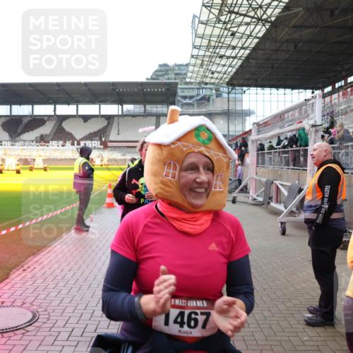 07.12.2025 - St. Pauli X-Mass-Run No. 15 Luisa Fischer http://msf.ph/oto/9388511 07.12.2025 11:53:27 Ziel 467, 1592, 104, 524, 982, 1238, 1239, 1289, 1290, 1467, 1592, 1803, 2685, 2735, 2862, 2966, 3006, 3355, 3356, 3749, 3750, 4248, 4612 meine-sportfotos.de