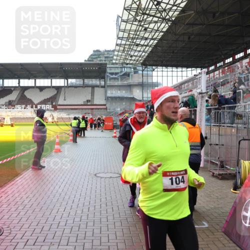 07.12.2025 - St. Pauli X-Mass-Run No. 15 Luisa Fischer http://msf.ph/oto/9388518 07.12.2025 11:53:29 Ziel 104, 104, 524, 982, 1238, 1239, 1289, 1290, 1467, 1592, 1803, 2685, 2735, 2862, 2966, 3006, 3355, 3356, 3749, 3750, 4248, 4612 meine-sportfotos.de