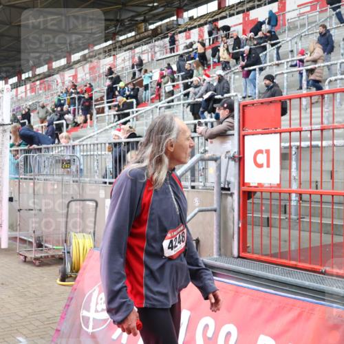 07.12.2025 - St. Pauli X-Mass-Run No. 15 Luisa Fischer http://msf.ph/oto/9388572 07.12.2025 11:54:41 Ziel 4, 4248, 1, 283, 287, 2229, 2625, 2626, 2629, 2759, 2775, 2778, 2782, 2783, 2963, 2970, 3031, 3247, 3249, 3418, 3446, 3507, 3510, 3989 meine-sportfotos.de