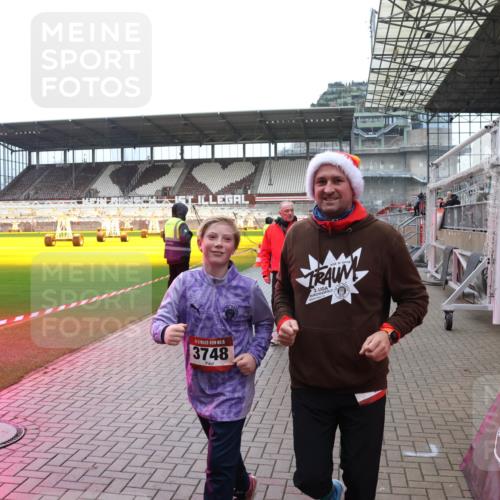 07.12.2025 - St. Pauli X-Mass-Run No. 15 Luisa Fischer http://msf.ph/oto/9388582 07.12.2025 11:54:45 Ziel 15, 3748, 2, 283, 287, 1331, 1784, 2229, 2625, 2626, 2629, 2759, 2775, 2778, 2782, 2783, 2963, 2970, 3031, 3247, 3249, 3418, 3446, 3507, 3510, 3989 meine-sportfotos.de