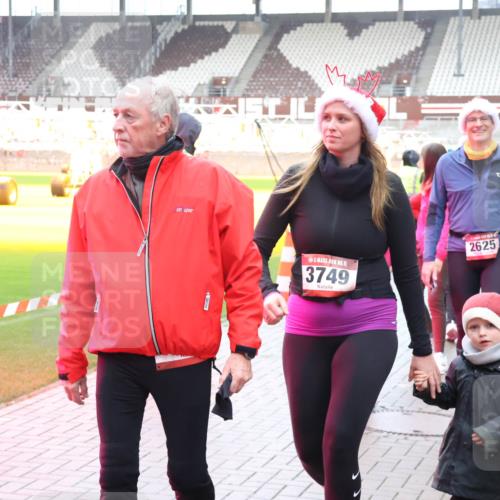 07.12.2025 - St. Pauli X-Mass-Run No. 15 Luisa Fischer http://msf.ph/oto/9388584 07.12.2025 11:54:48 Ziel 15, 3749, 2625, 283, 333, 1331, 1784, 2229, 2625, 2626, 2629, 2759, 2775, 2778, 2782, 2783, 2963, 2970, 3031, 3247, 3418, 3446, 3989 meine-sportfotos.de