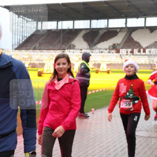 07.12.2025 - St. Pauli X-Mass-Run No. 15 Luisa Fischer http://msf.ph/oto/9388596 07.12.2025 11:54:53 Ziel 15, 2625, 7, 2759, 3446, 333, 1331, 1784, 2229, 2625, 2626, 2629, 2759, 2775, 2778, 2782, 2783, 2963, 2970, 3031, 3247, 3418, 3446, 3989 meine-sportfotos.de