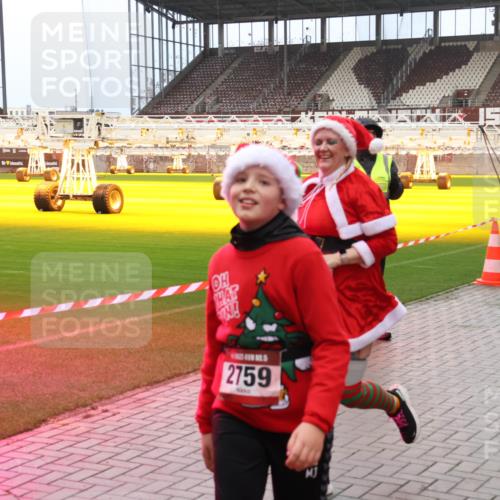 07.12.2025 - St. Pauli X-Mass-Run No. 15 Luisa Fischer http://msf.ph/oto/9388603 07.12.2025 11:54:54 Ziel 2759, 333, 1331, 1784, 2229, 2625, 2626, 2629, 2759, 2775, 2778, 2782, 2783, 2963, 2970, 3031, 3247, 3418, 3446, 3989 meine-sportfotos.de