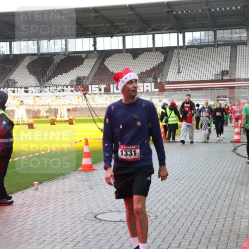 07.12.2025 - St. Pauli X-Mass-Run No. 15 Luisa Fischer http://msf.ph/oto/9388609 07.12.2025 11:54:59 Ziel 15, 1331, 333, 1331, 1784, 2775, 2778, 2782, 2783, 2963, 2970, 3031, 3247, 3446, 3989 meine-sportfotos.de