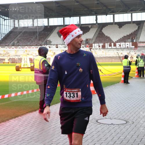 07.12.2025 - St. Pauli X-Mass-Run No. 15 Luisa Fischer http://msf.ph/oto/9388613 07.12.2025 11:55:00 Ziel 15, 1331, 175, 347, 333, 1331, 1784, 2775, 2778, 2782, 2783, 2963, 2970, 3031, 3247, 3446, 3989 meine-sportfotos.de