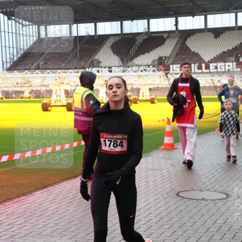 07.12.2025 - St. Pauli X-Mass-Run No. 15 Luisa Fischer http://msf.ph/oto/9388618 07.12.2025 11:55:10 Ziel 15, 1784, 3249, 2782, 333, 1331, 1784, 2775, 2778, 2782, 2783, 3446 meine-sportfotos.de