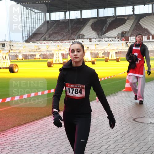 07.12.2025 - St. Pauli X-Mass-Run No. 15 Luisa Fischer http://msf.ph/oto/9388619 07.12.2025 11:55:11 Ziel 15, 1784, 322, 3249, 333, 1331, 1784, 2775, 2778, 2782, 2783, 3446 meine-sportfotos.de