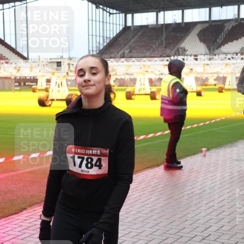 07.12.2025 - St. Pauli X-Mass-Run No. 15 Luisa Fischer http://msf.ph/oto/9388622 07.12.2025 11:55:11 Ziel 15, 1784, 333, 1331, 1784, 2775, 2778, 2782, 2783, 3446 meine-sportfotos.de