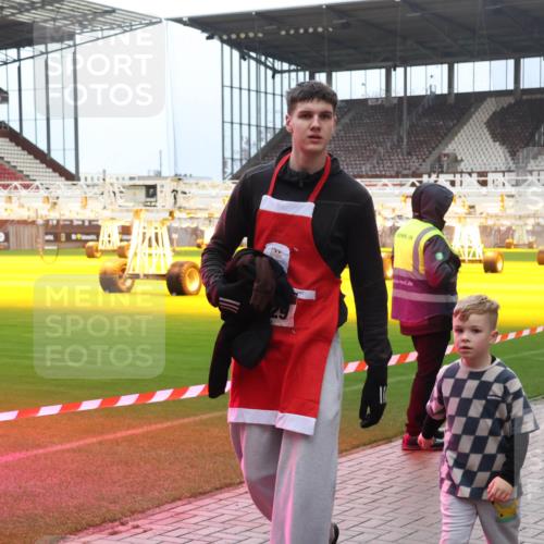 07.12.2025 - St. Pauli X-Mass-Run No. 15 Luisa Fischer http://msf.ph/oto/9388628 07.12.2025 11:55:16 Ziel 15, 324, 333, 1331, 1657, 1784, 2775, 2778, 2782, 2783, 3446 meine-sportfotos.de