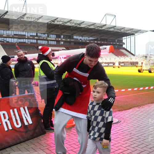 07.12.2025 - St. Pauli X-Mass-Run No. 15 Luisa Fischer http://msf.ph/oto/9388631 07.12.2025 11:55:18 Ziel 2349, 333, 1331, 1657, 1784, 2775, 2778, 2782, 2783, 3446 meine-sportfotos.de