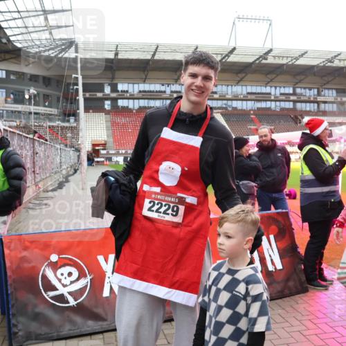 07.12.2025 - St. Pauli X-Mass-Run No. 15 Luisa Fischer http://msf.ph/oto/9388635 07.12.2025 11:55:23 Ziel 15, 2229, 2970, 333, 1331, 1657, 1784, 2671, 2775, 2778, 2782, 2783, 3991 meine-sportfotos.de