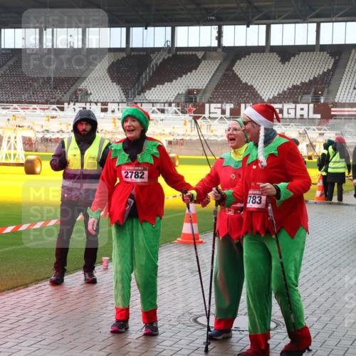 07.12.2025 - St. Pauli X-Mass-Run No. 15 Luisa Fischer http://msf.ph/oto/9388637 07.12.2025 11:55:29 Ziel 5, 2782, 783, 3418, 1657, 333, 1331, 1448, 1657, 1720, 1784, 2671, 2783, 3991 meine-sportfotos.de