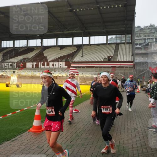 07.12.2025 - St. Pauli X-Mass-Run No. 15 Fabian Wolf http://msf.ph/oto/9388653 07.12.2025 10:20:09 Ziel 459, 1364, 1553, 1903, 2238, 2751, 2855, 3846, 3871, 3893, 4042, 4071, 4503 meine-sportfotos.de