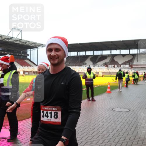 07.12.2025 - St. Pauli X-Mass-Run No. 15 Luisa Fischer http://msf.ph/oto/9388666 07.12.2025 11:55:54 Ziel 15, 3418, 299, 1131, 1132, 1448, 1535, 1657, 1720, 1835, 2671, 3611, 3991, 4013, 4785 meine-sportfotos.de