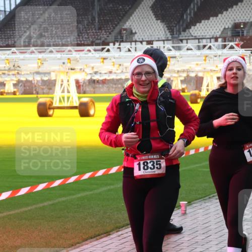 07.12.2025 - St. Pauli X-Mass-Run No. 15 Luisa Fischer http://msf.ph/oto/9388669 07.12.2025 11:56:07 Ziel 15, 1835, 15, 294, 299, 1042, 1131, 1132, 1448, 1535, 1720, 1835, 2077, 2094, 2671, 3611, 3991, 4013, 4785 meine-sportfotos.de