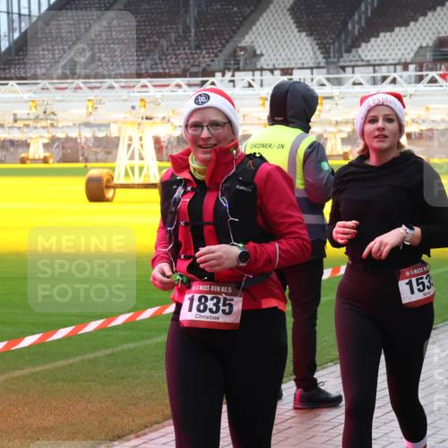 07.12.2025 - St. Pauli X-Mass-Run No. 15 Luisa Fischer http://msf.ph/oto/9388670 07.12.2025 11:56:08 Ziel 15, 1835, 153, 294, 299, 1042, 1131, 1132, 1448, 1535, 1720, 1835, 2077, 2094, 2671, 3611, 3802, 3991, 4013, 4785 meine-sportfotos.de