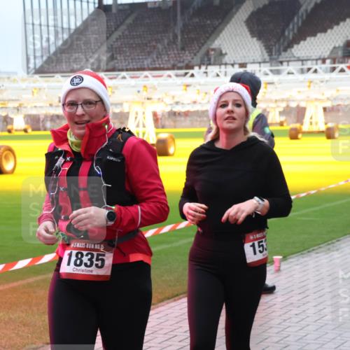 07.12.2025 - St. Pauli X-Mass-Run No. 15 Luisa Fischer http://msf.ph/oto/9388673 07.12.2025 11:56:08 Ziel 5, 1835, 15, 294, 299, 1042, 1131, 1132, 1448, 1535, 1720, 1835, 2077, 2094, 2671, 3611, 3802, 3991, 4013, 4785 meine-sportfotos.de