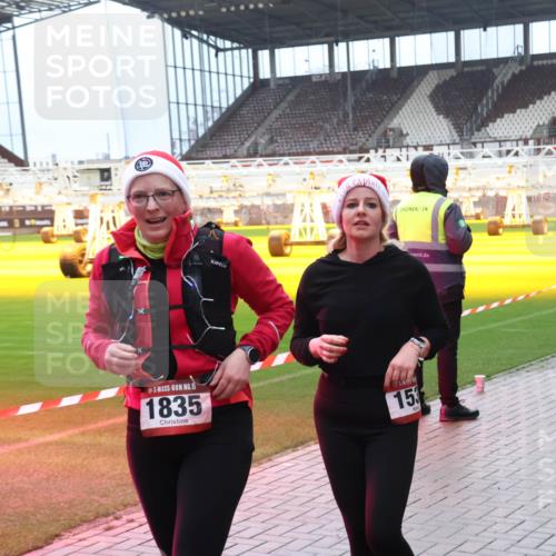 07.12.2025 - St. Pauli X-Mass-Run No. 15 Luisa Fischer http://msf.ph/oto/9388674 07.12.2025 11:56:09 Ziel 15, 1835, 15, 294, 299, 1042, 1131, 1132, 1448, 1535, 1720, 1835, 2077, 2094, 2671, 3611, 3802, 3991, 4013, 4785 meine-sportfotos.de