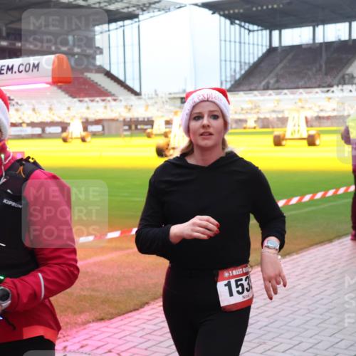 07.12.2025 - St. Pauli X-Mass-Run No. 15 Luisa Fischer http://msf.ph/oto/9388678 07.12.2025 11:56:10 Ziel 1843, 153, 294, 299, 1042, 1131, 1132, 1448, 1535, 1720, 1835, 2077, 2094, 2671, 3611, 3802, 4013, 4785 meine-sportfotos.de