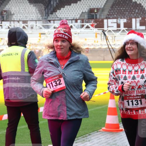 07.12.2025 - St. Pauli X-Mass-Run No. 15 Luisa Fischer http://msf.ph/oto/9388681 07.12.2025 11:56:17 Ziel 15, 1132, 15, 1131, 294, 299, 1030, 1042, 1131, 1132, 1535, 1835, 2077, 2094, 2455, 3499, 3502, 3611, 3802, 4013, 4785 meine-sportfotos.de