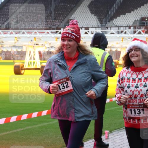 07.12.2025 - St. Pauli X-Mass-Run No. 15 Luisa Fischer http://msf.ph/oto/9388684 07.12.2025 11:56:18 Ziel 15, 132, 15, 1131, 294, 299, 1030, 1042, 1131, 1132, 1144, 1535, 1835, 2077, 2094, 2455, 3499, 3502, 3611, 3802, 4013, 4785 meine-sportfotos.de