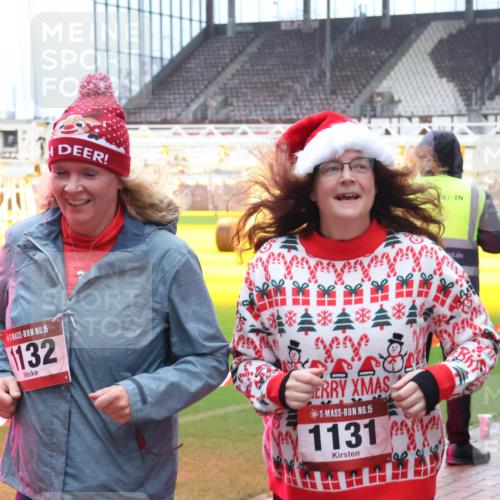 07.12.2025 - St. Pauli X-Mass-Run No. 15 Luisa Fischer http://msf.ph/oto/9388688 07.12.2025 11:56:19 Ziel 15, 132, 15, 1131, 294, 299, 1030, 1042, 1131, 1132, 1144, 1535, 1835, 2077, 2094, 2455, 3499, 3502, 3611, 3802, 4013, 4785 meine-sportfotos.de