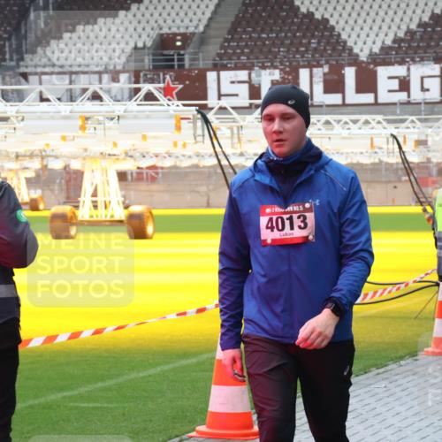 07.12.2025 - St. Pauli X-Mass-Run No. 15 Luisa Fischer http://msf.ph/oto/9388692 07.12.2025 11:56:22 Ziel 15, 4013, 294, 299, 1030, 1042, 1131, 1132, 1144, 1535, 2077, 2094, 2455, 3499, 3502, 3611, 3802, 4013, 4785 meine-sportfotos.de