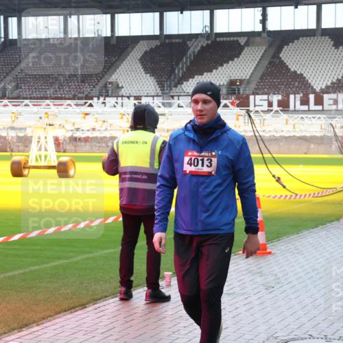 07.12.2025 - St. Pauli X-Mass-Run No. 15 Luisa Fischer http://msf.ph/oto/9388699 07.12.2025 11:56:23 Ziel 15, 4013, 294, 299, 1030, 1042, 1131, 1132, 1144, 1535, 2077, 2094, 2455, 3499, 3502, 3611, 3802, 4013, 4785 meine-sportfotos.de