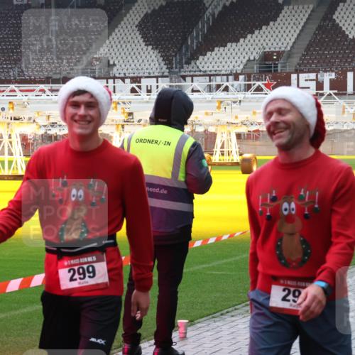 07.12.2025 - St. Pauli X-Mass-Run No. 15 Luisa Fischer http://msf.ph/oto/9388708 07.12.2025 11:56:34 Ziel 299, 41004, 1, 29, 29, 47, 294, 299, 1030, 1042, 1088, 1144, 2077, 2094, 2455, 3496, 3498, 3499, 3502, 3511, 3802, 3900 meine-sportfotos.de