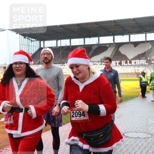 07.12.2025 - St. Pauli X-Mass-Run No. 15 Luisa Fischer http://msf.ph/oto/9388725 07.12.2025 11:56:41 Ziel 5, 2077, 2094, 294, 1030, 1042, 1088, 1144, 2077, 2094, 2455, 3007, 3433, 3496, 3498, 3499, 3502, 3511, 3802, 3900 meine-sportfotos.de